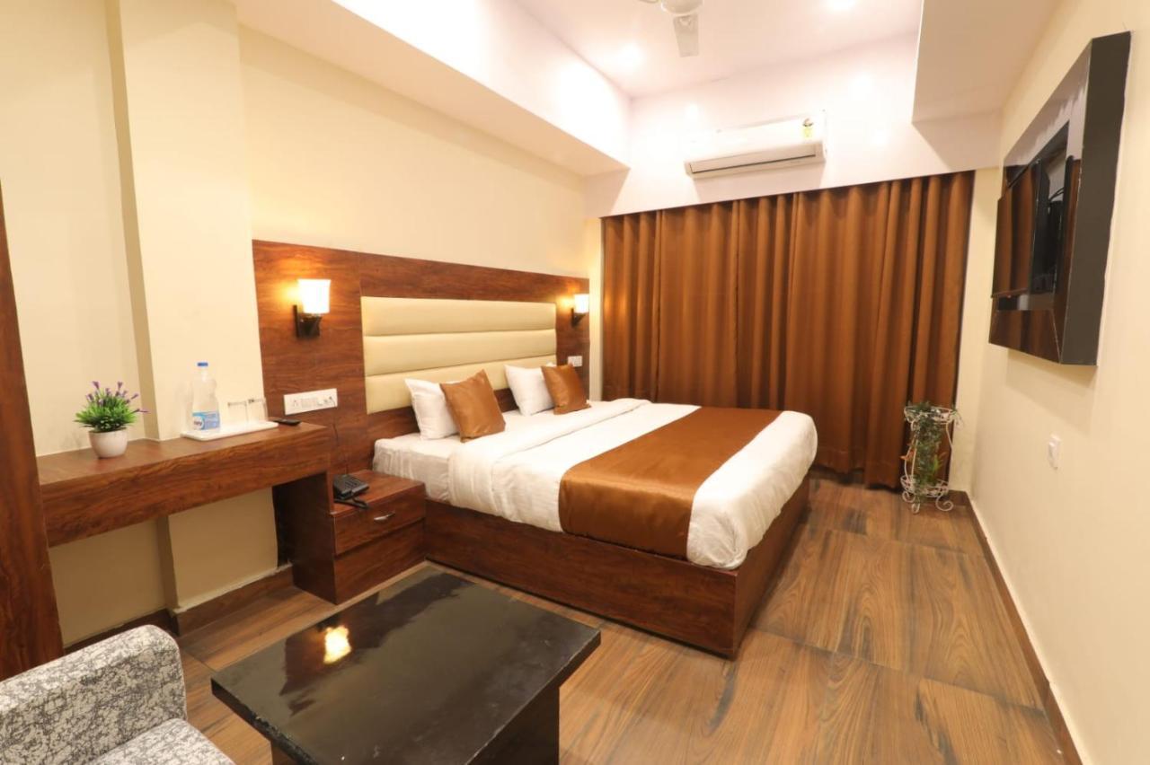 Hotel Blueark Lucknow Eksteriør billede