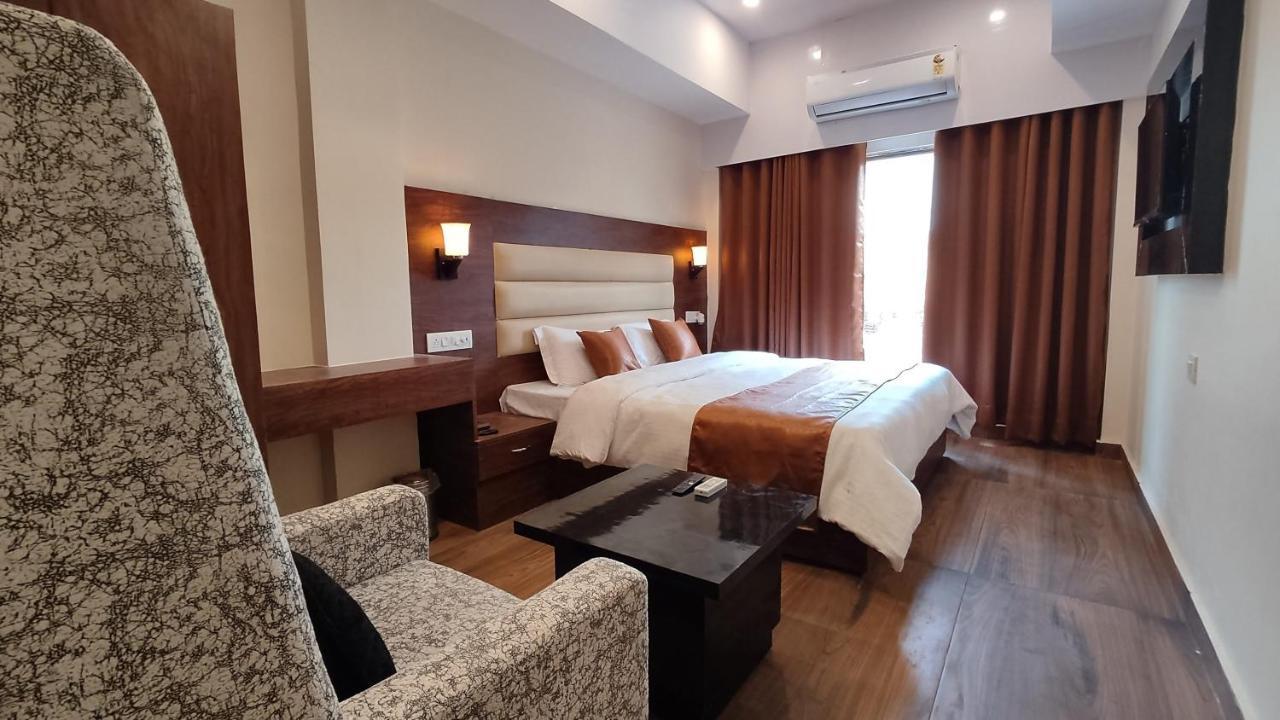 Hotel Blueark Lucknow Eksteriør billede