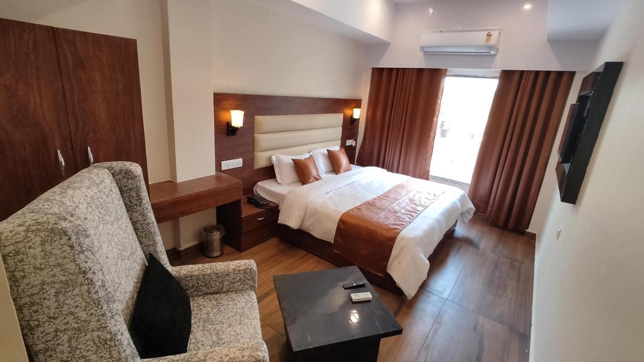 Hotel Blueark Lucknow Eksteriør billede