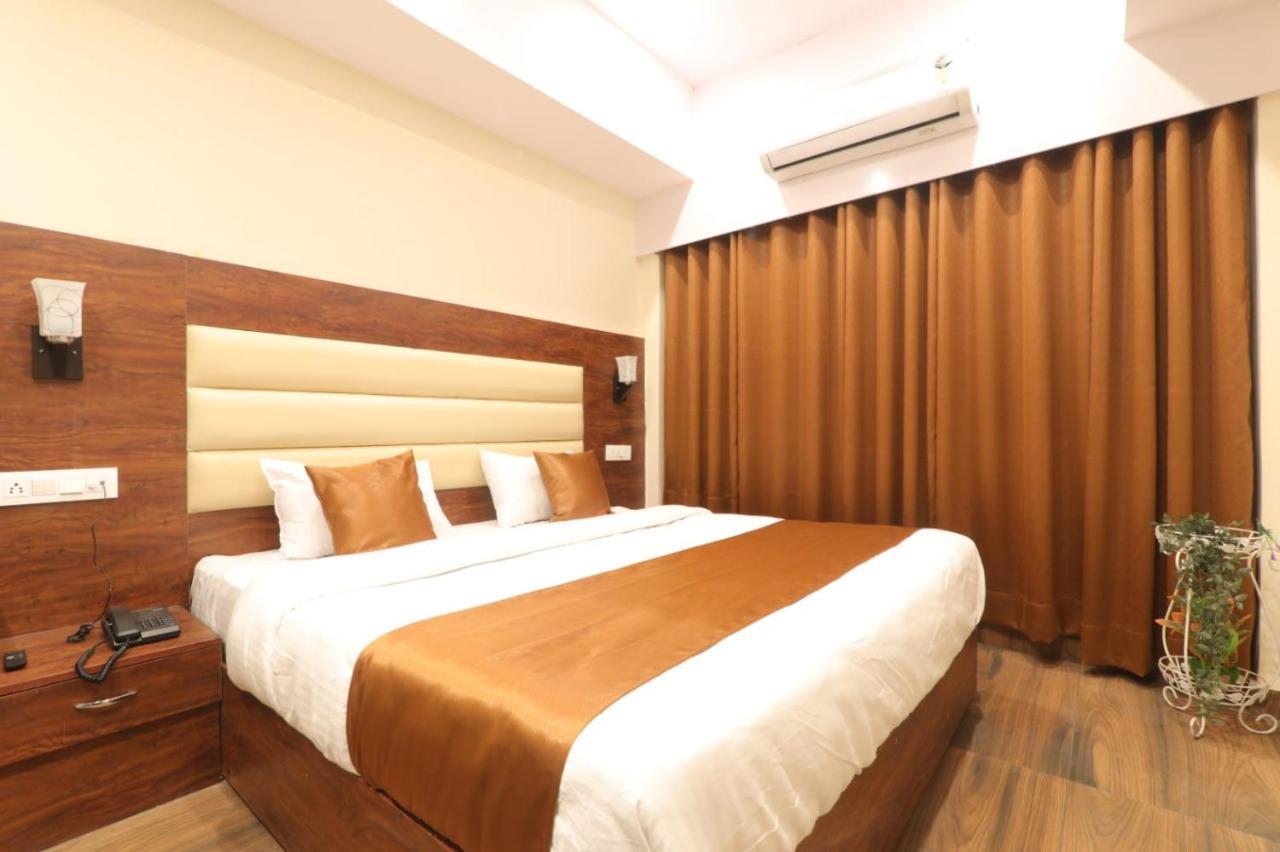 Hotel Blueark Lucknow Eksteriør billede