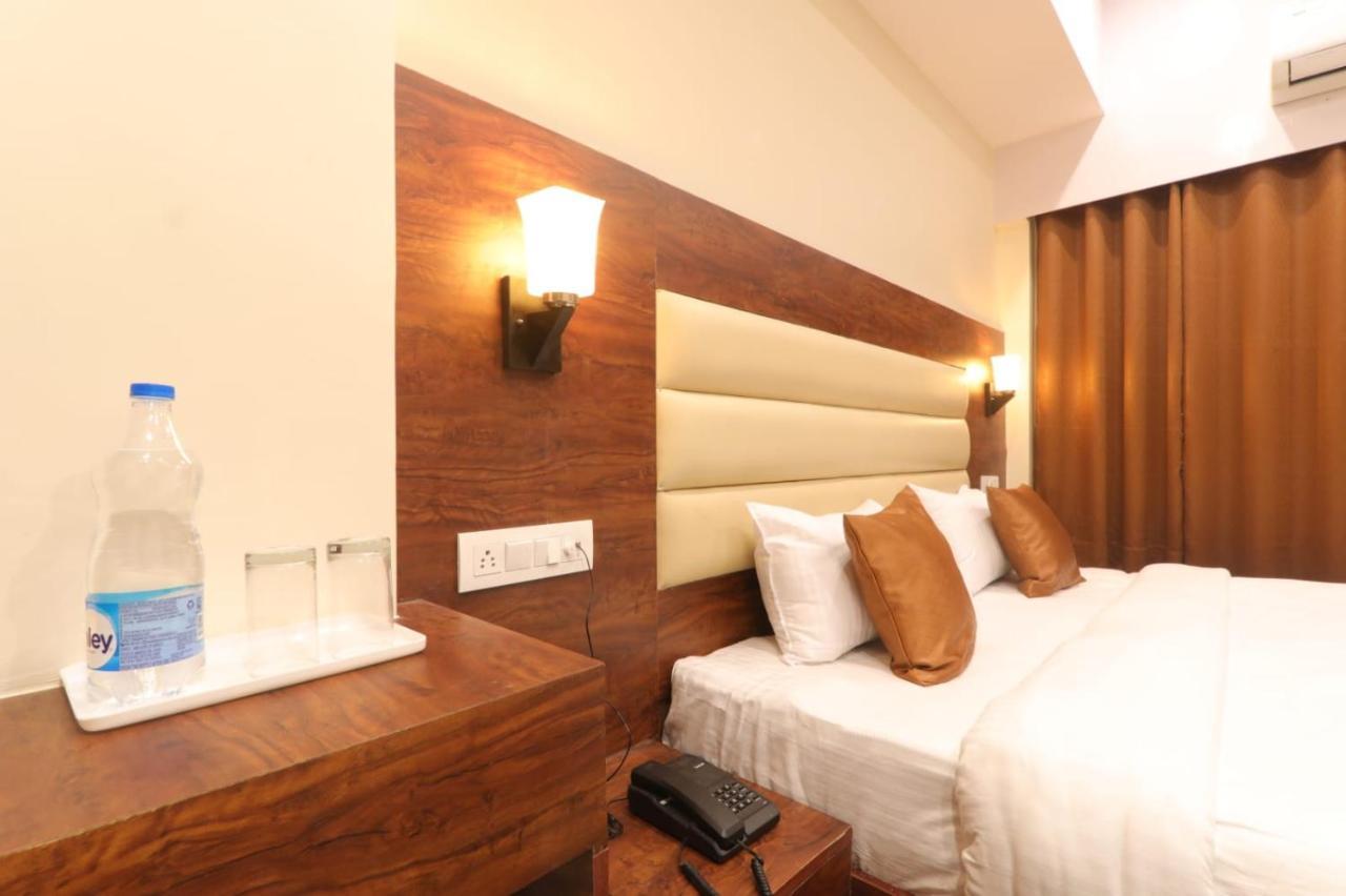 Hotel Blueark Lucknow Eksteriør billede