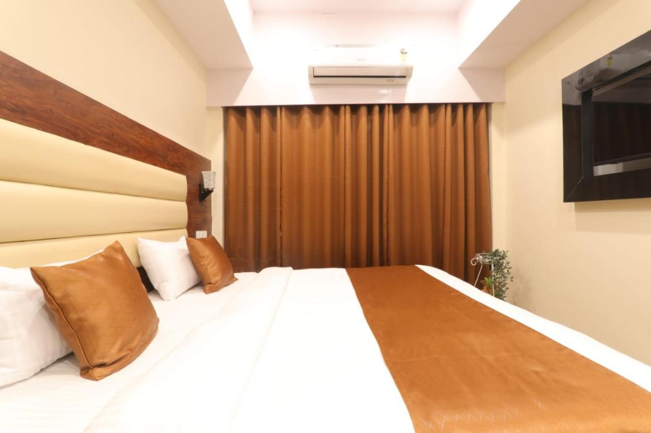 Hotel Blueark Lucknow Eksteriør billede